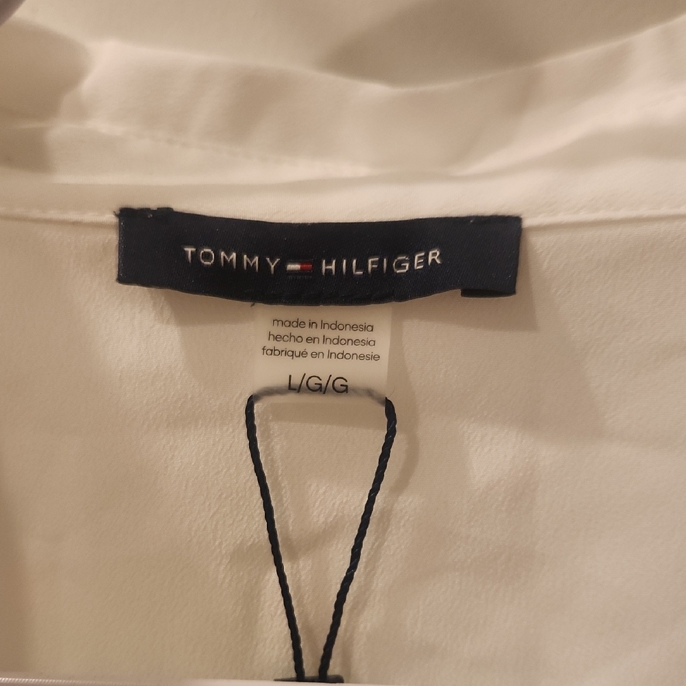 *New*Women's Tommy Hilfiger White Shirt with red, white, and blue Accents *New* - Picture 2 of 7